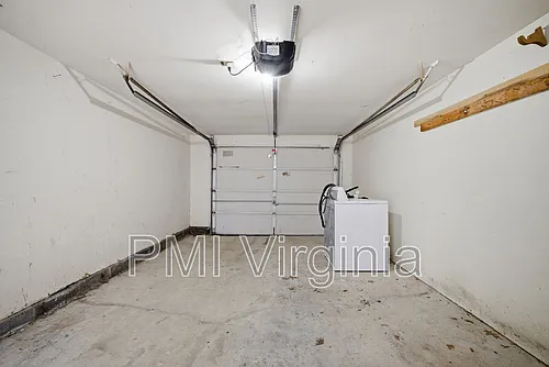 5140 Glenwood Way Photo 1