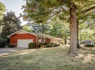 3230 E Seminole St, Springfield, MO 65804