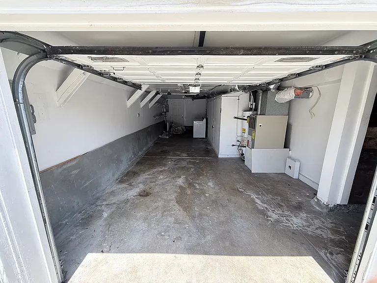 648 Sweeny St — Photo 18