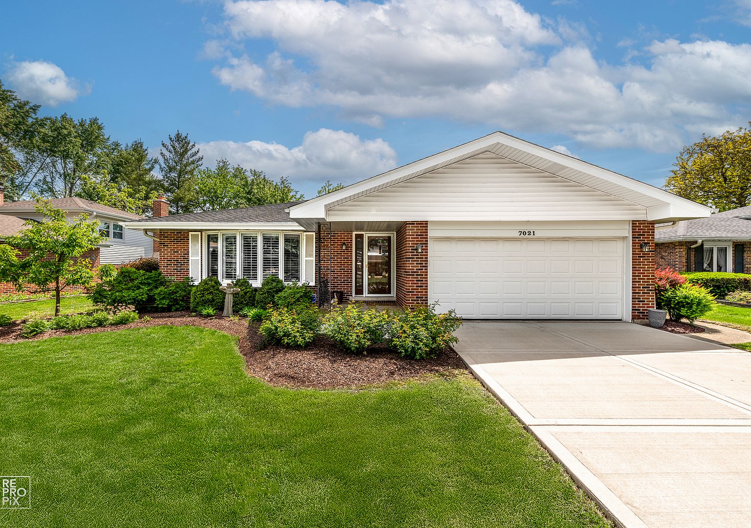 7021 Springside Ave, Downers Grove, IL 60516 | Zillow