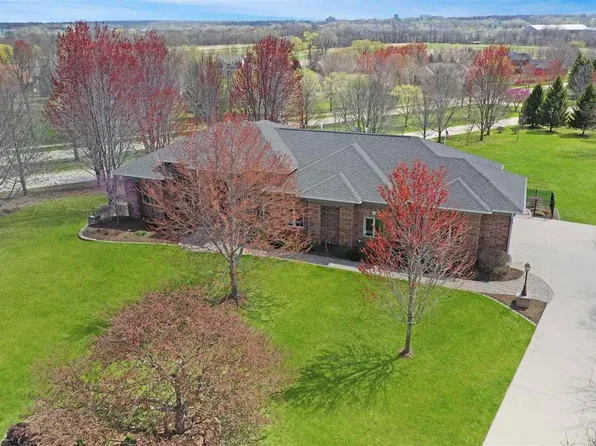 14 Redbud Pl, Iowa City, IA 52246