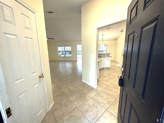 5th image of 210 SW Inwood Ave