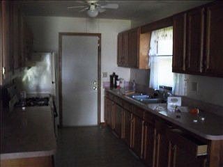 4th image of 730 W Blaine Ave