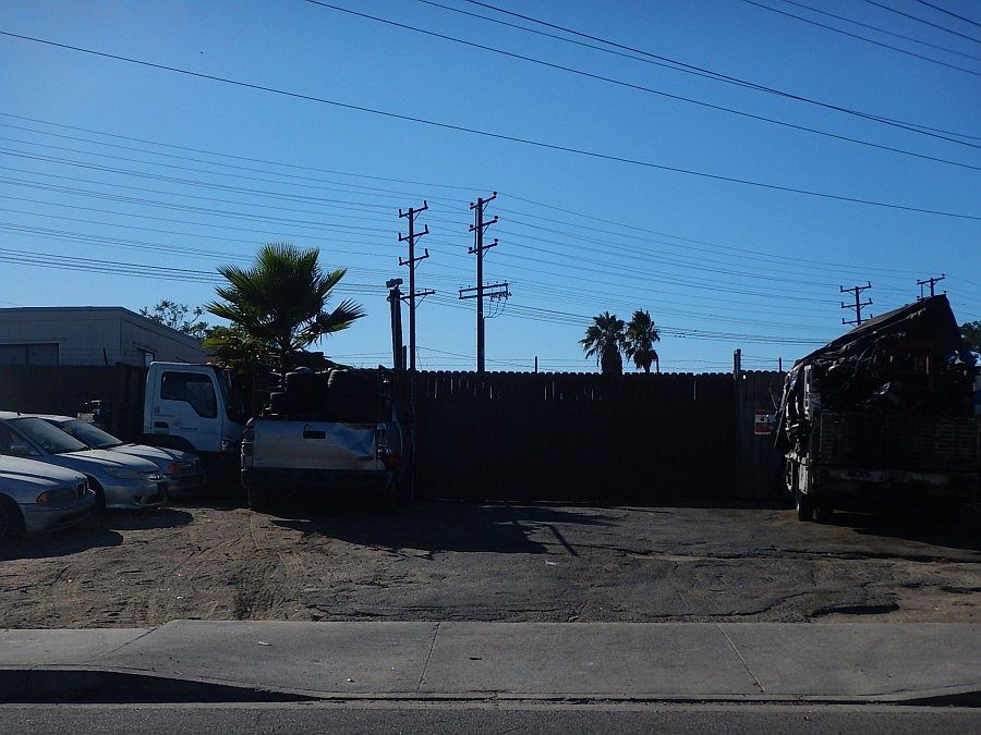 1st image of 6221 Vineland Ave