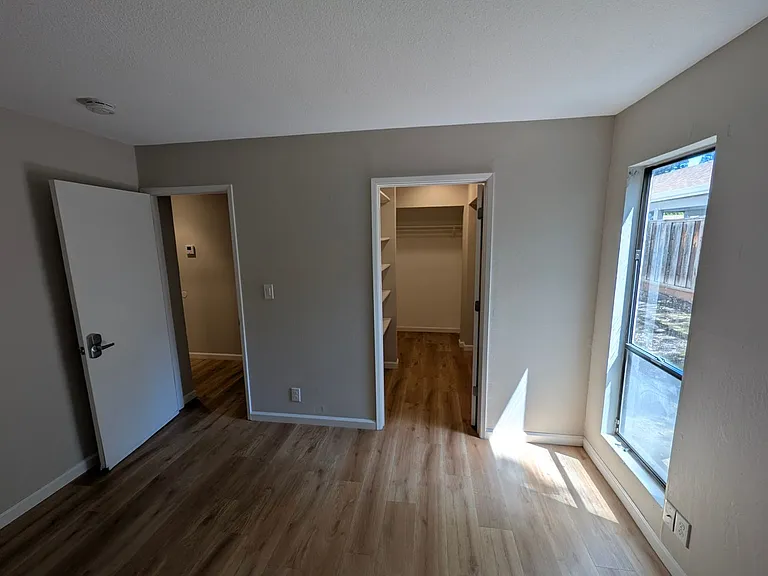 2650 Jones Rd #11 — Photo 12