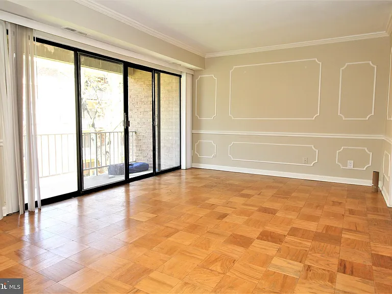 6008 Westchester Park Dr #301 — Photo 3