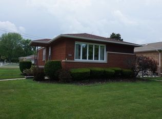 10040 S 52nd Ave, Oak Lawn, IL
