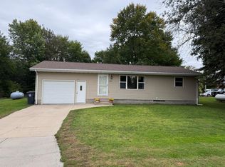 502 Prospect St, Milroy, MN 56263