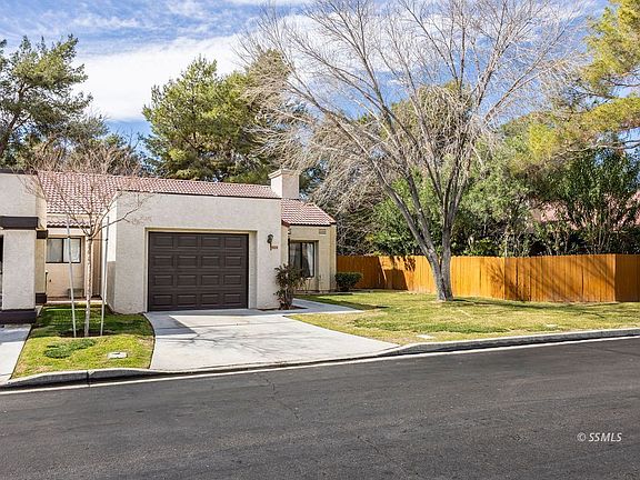 3rd image of 937 Monterey Dr