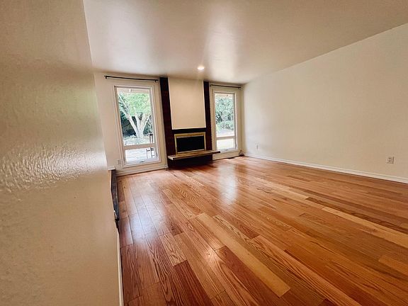 5th image of 4706 109th Pl NE