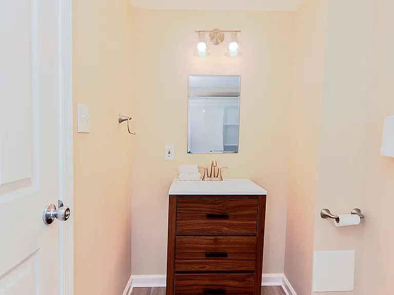 5618 Belleville Ave — Photo 17