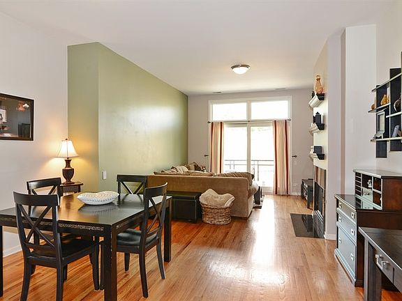 5th image of 2089 W Wabansia Ave