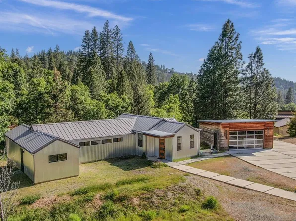 135 Pippin Ct, Murphys, CA 95247