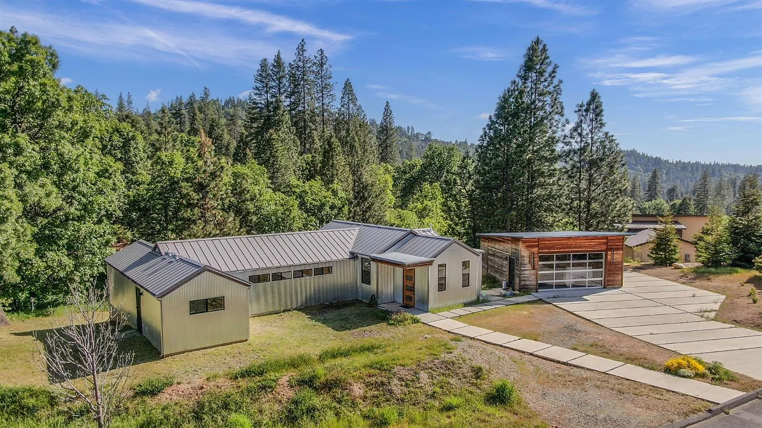 135 Pippin Ct photo 1
