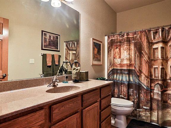 4th image of 1404 Brady Ln