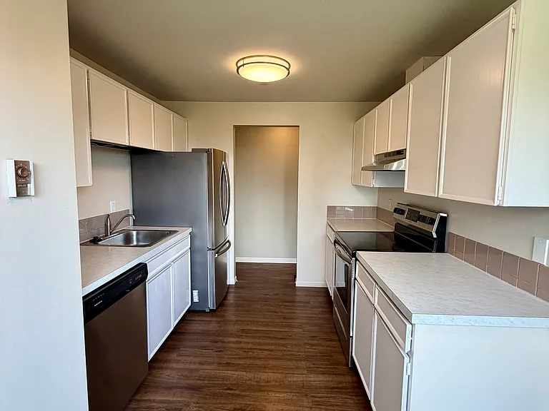 2663 Thorndyke Ave W #201 — Photo 5