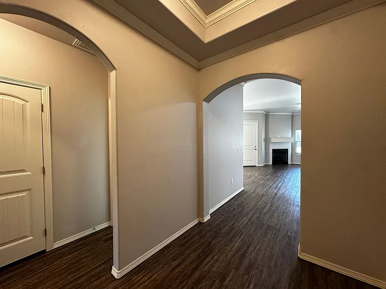 2316 Alta Vista Ln — Photo 3
