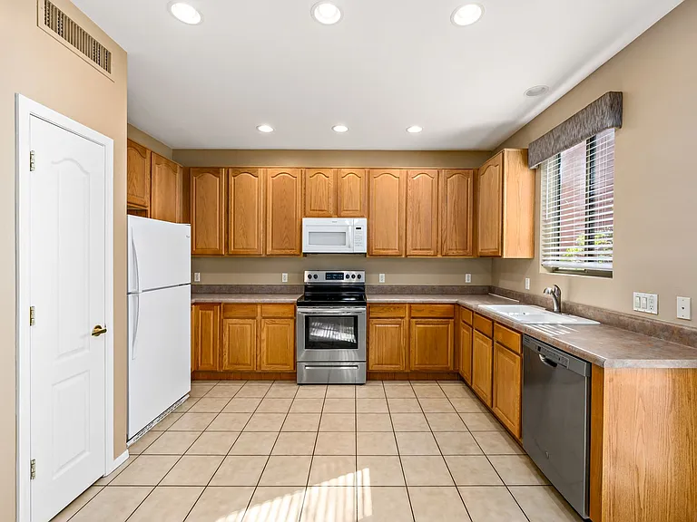 953 W Calle Carasol — Photo 12