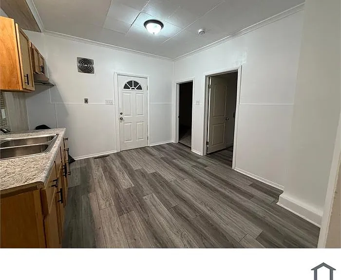 636 White St — Photo 10