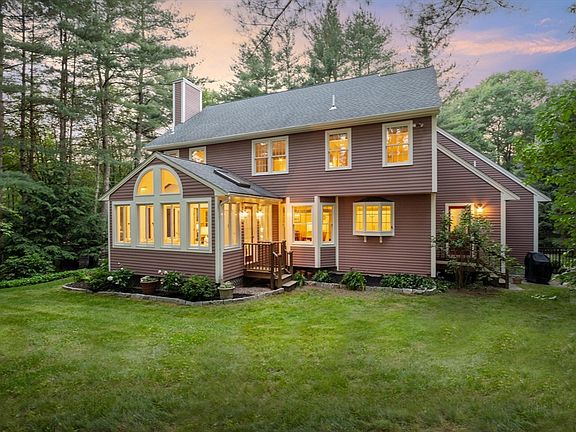 2nd image of 12 Woodbury Dr