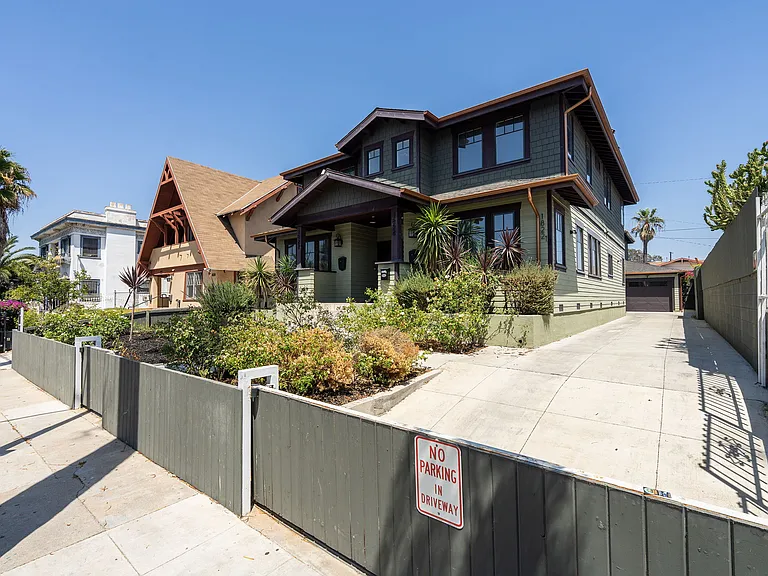 1822 S Harvard Blvd — Photo 30