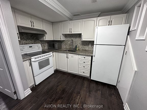 3rd image of 10 Durant Cres #Basement