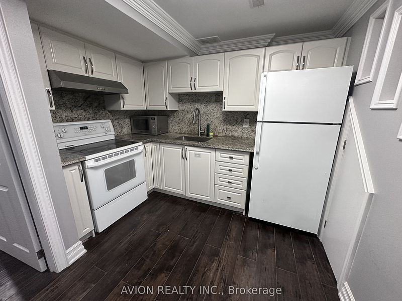 Markham House for rent - 2 Bedrooms — photo 2