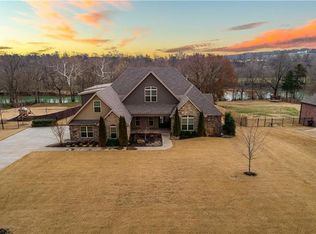 2155 Riverfront Ln, Fayetteville, AR 72703