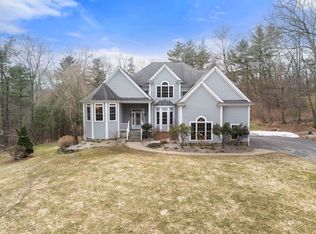 22 Mystic Valley Ln, Uxbridge, MA 01569