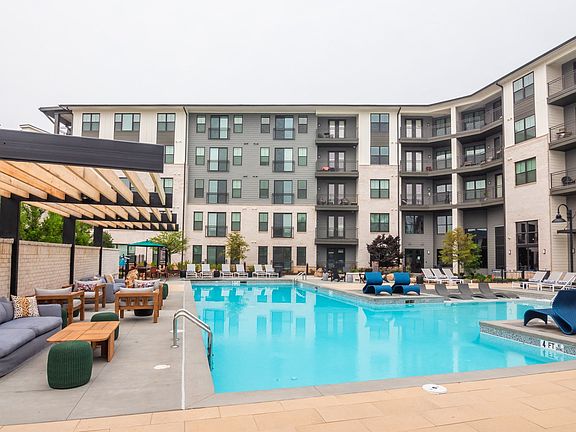 Resort-style Saltwater Swimming Pool with Tanning Ledges
