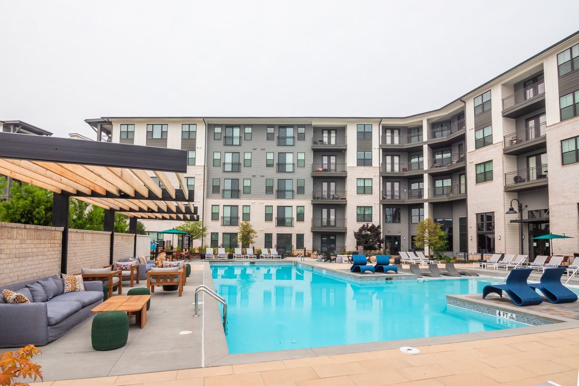 Resort-style Saltwater Swimming Pool with Tanning Ledges