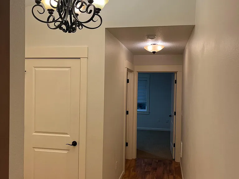1337 NE Sunrise Ln — Photo 2
