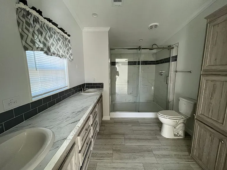 574 Leopard Ln #574 — Photo 3