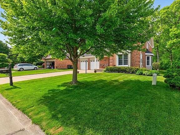 4th image of 546 Parkland Dr