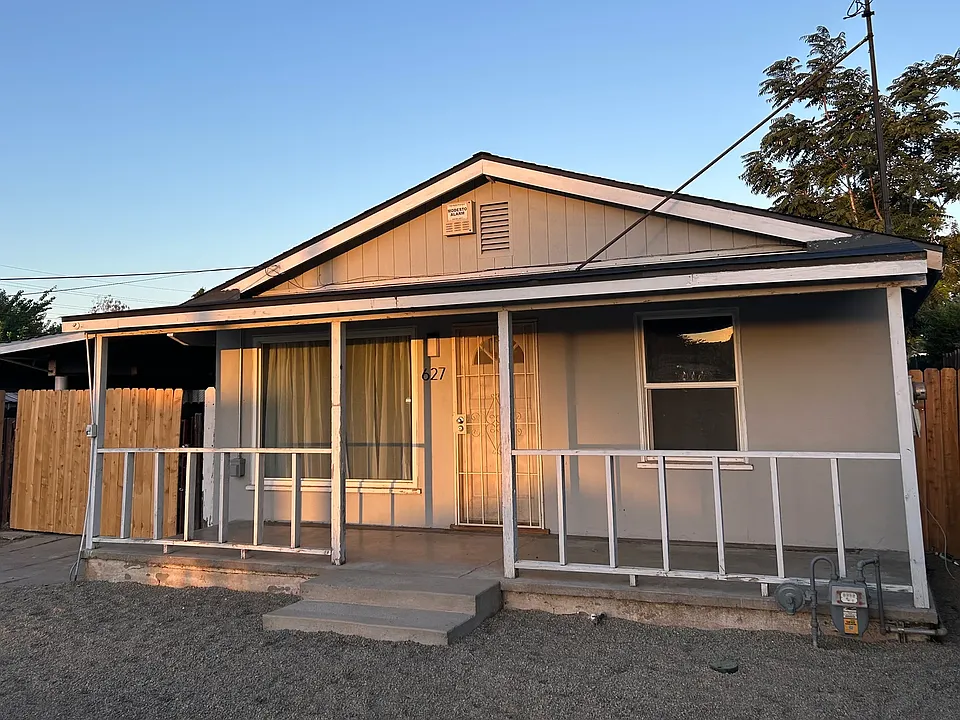 627 El Terino Ave