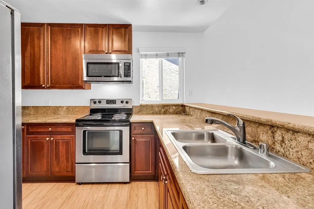 2 bed, 1120 sqft, $4,950 — Photo 4
