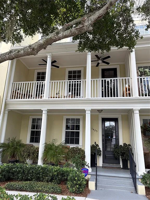 3 bed, 2.5 bath, 1974 sqft, $5,200 — Photo 3