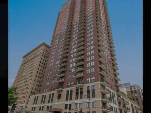 41 E 8th St, Chicago, IL 60605