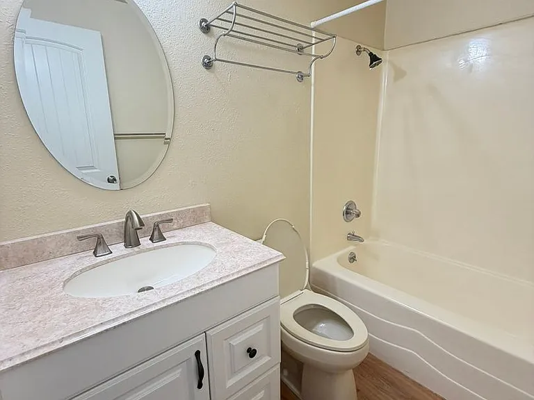 177 W C St #7 — Photo 26