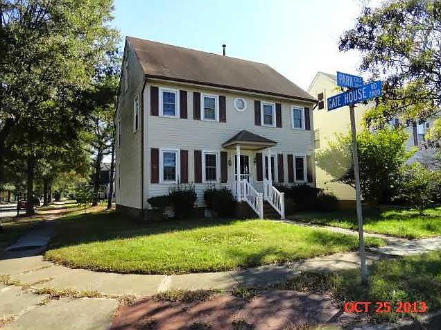 1st image of 2821 Park Cres
