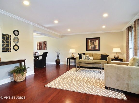 2nd image of 807 W Tanglewood Dr