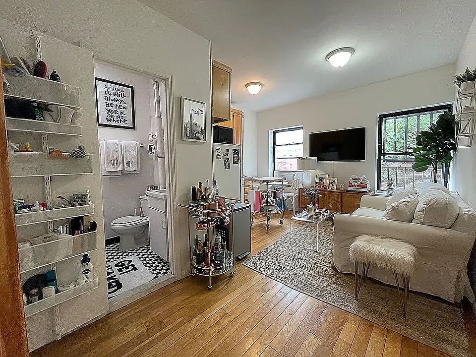 1st image of 307 E 6th St APT 5B