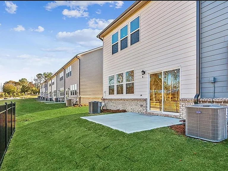 2714 Lou Ln — Photo 33
