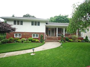 68 Mountain Ridge Dr, Wayne, NJ 07470