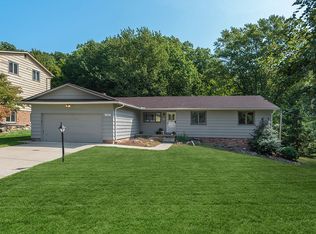 7831 Dogwood Ln, Parma, OH 44130