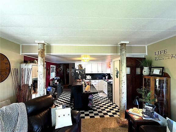 5th image of 538 Spring St NE