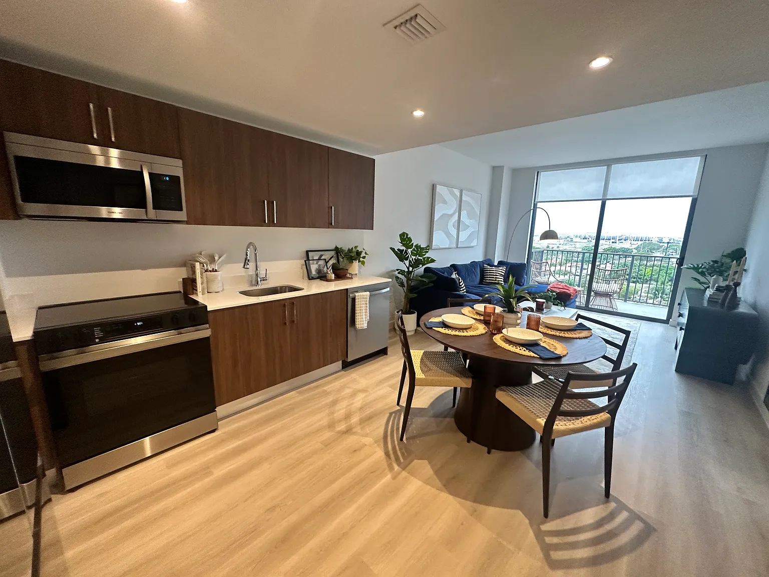 1 bed, 648 sqft, $2,199 — Photo 1