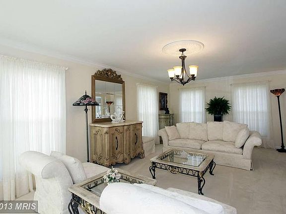 4th image of 11501 Toulone Dr
