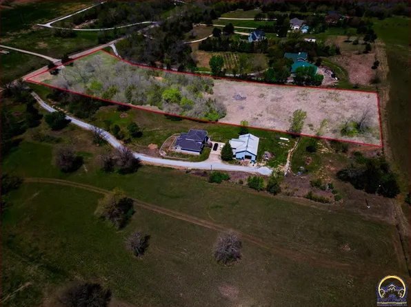 29 Southeast St, Tecumseh, KS 66542