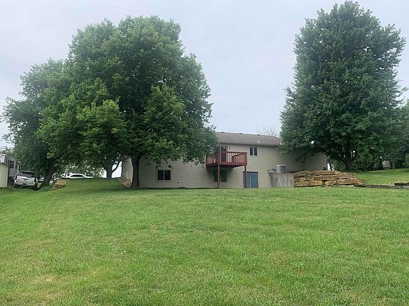3rd image of 3390 Becker Ave